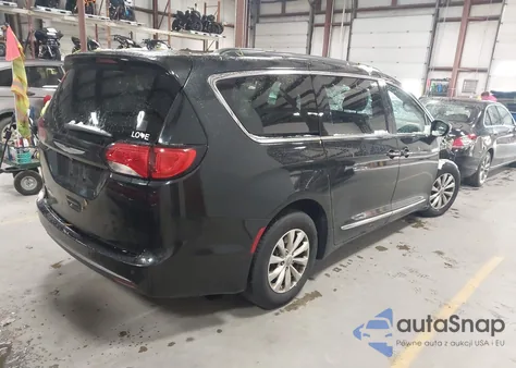 2017 Chrysler Pacifica Touring-L из США, поврежденный, VIN 2C4RC1BGXHR576744
